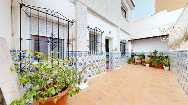 Casa independiente en avenida los Villenas