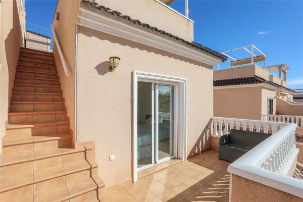 Chalet adosado en calle Virgen de la Asunción