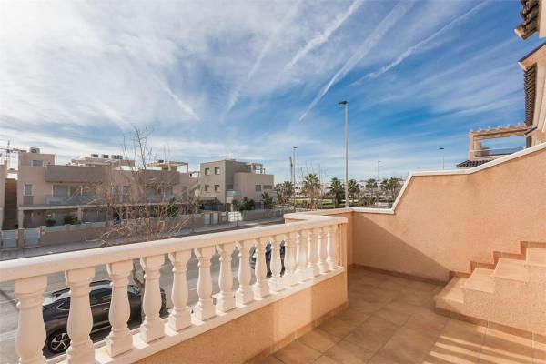 Chalet adosado en calle Virgen de la Asunción