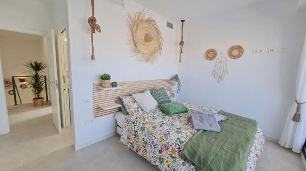 Casa independiente en calle Diego Borrego s/n