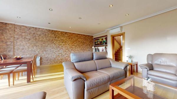 Chalet adosado en calle Bécquer