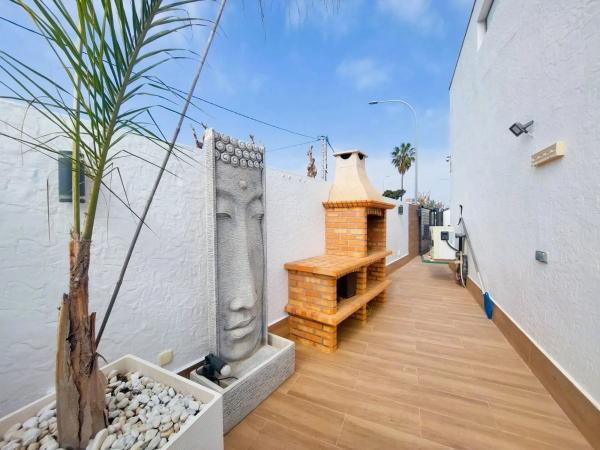 Casa independiente en avenida Río Segura