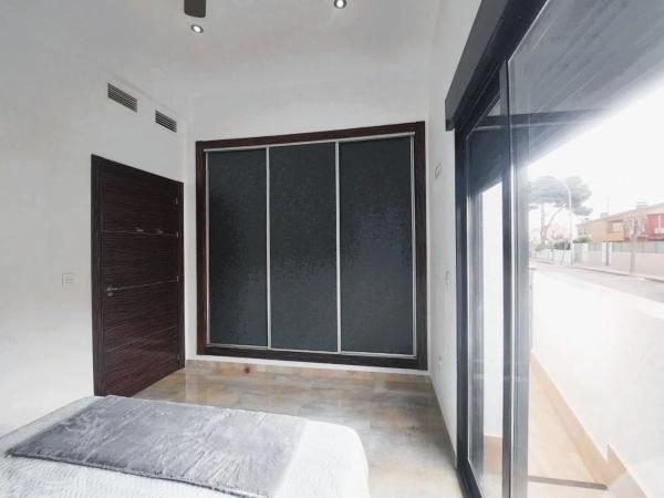 Casa independiente en avenida Río Segura