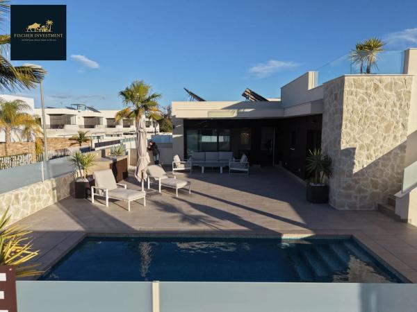 Casa independiente en avenida del Recorral