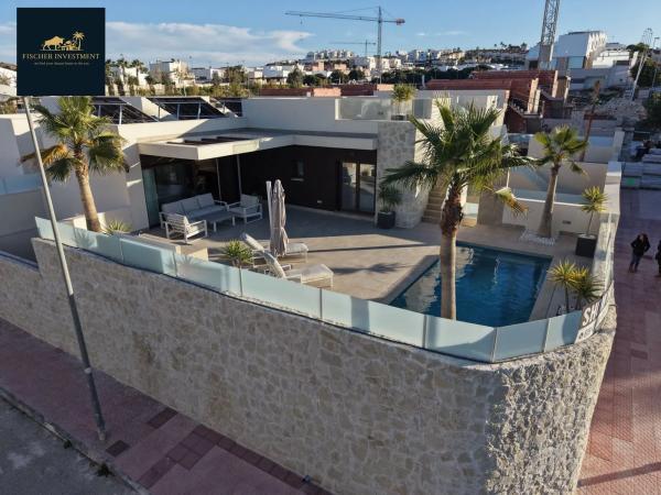 Casa independiente en avenida del Recorral