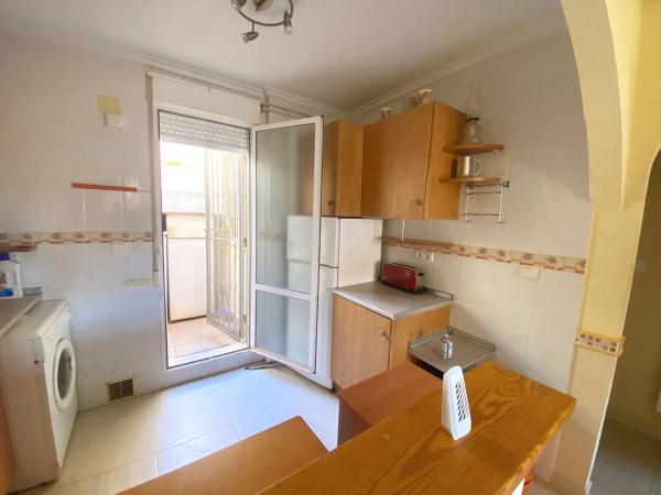 Chalet pareado en calle Covadonga, 2