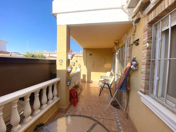 Chalet pareado en calle Covadonga, 2