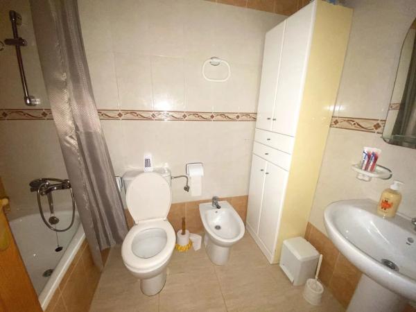 Chalet pareado en calle Covadonga, 2