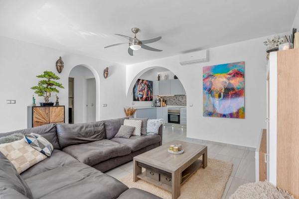 Casa independiente en calle Higueras