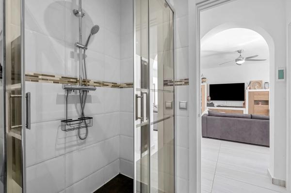 Casa independiente en calle Higueras