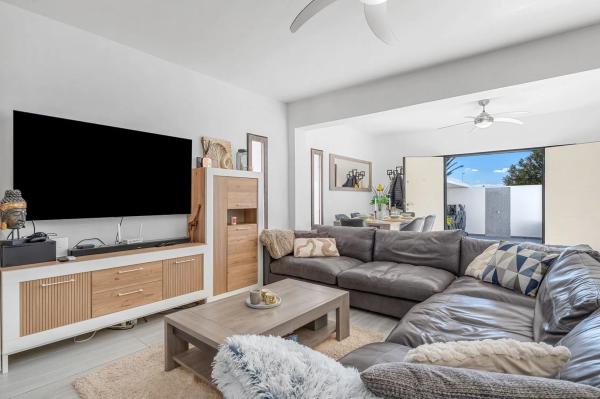 Casa independiente en calle Higueras, 20