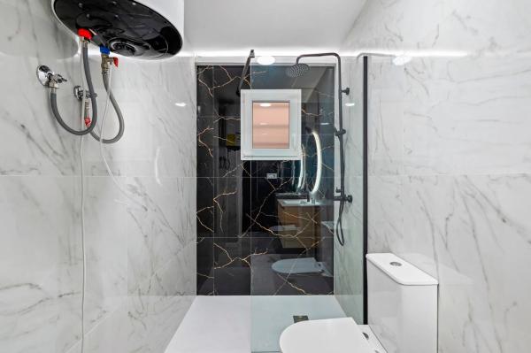 Estudio en calle Thader, 1