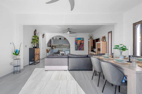 Casa independiente en calle Higueras, 20