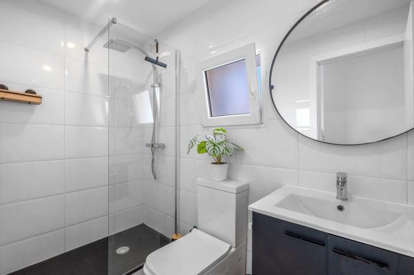 Casa independiente en calle Higueras, 20