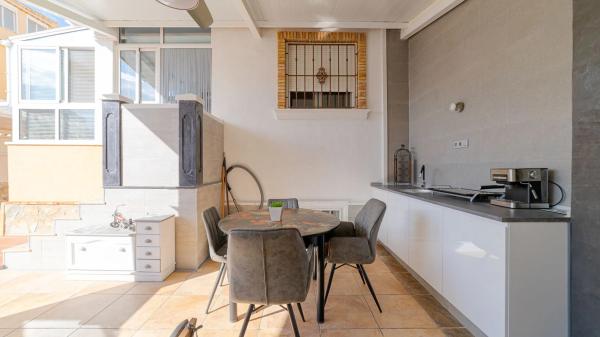 Chalet pareado en calle Cangas