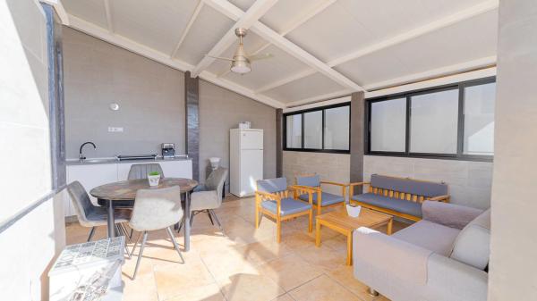 Chalet pareado en calle Cangas