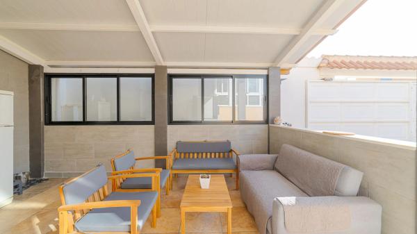 Chalet pareado en calle Cangas