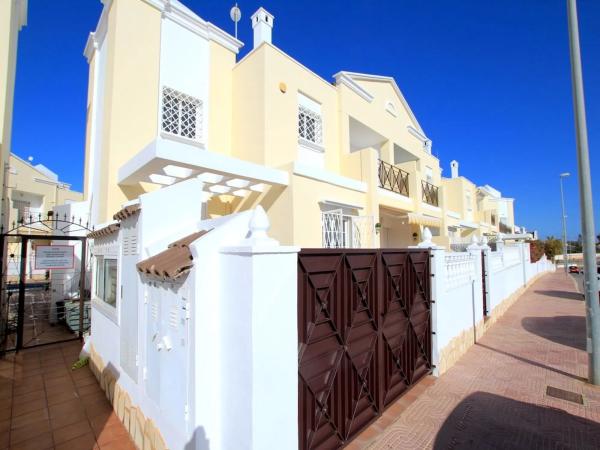 Chalet adosado en calle Tarragona