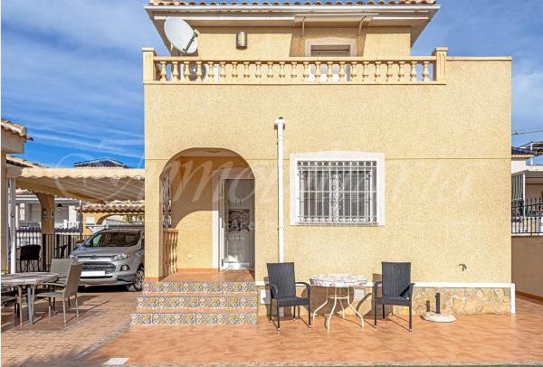 Casa independiente en calle los Arcos s/n