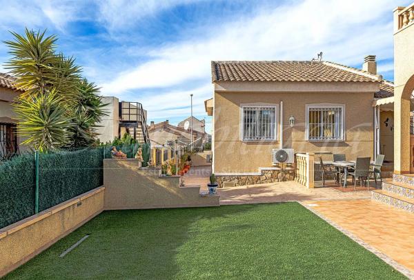 Casa independiente en calle los Arcos s/n