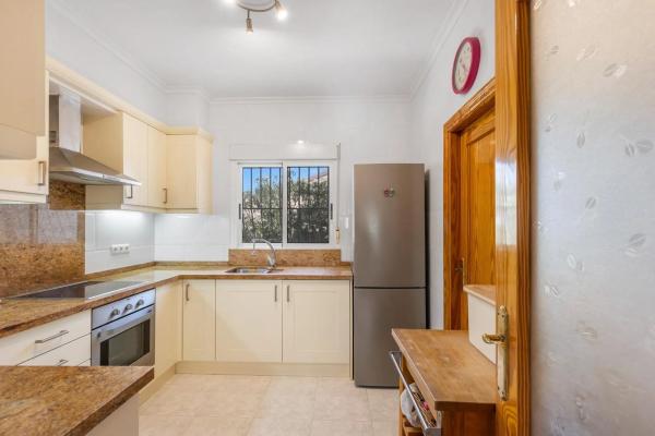 Casa independiente en calle Coloso de Rodas