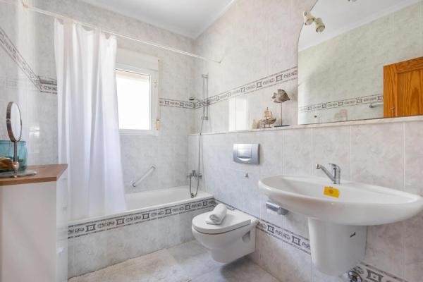 Casa independiente en calle Coloso de Rodas