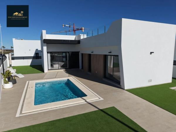 Casa independiente en calle Bach