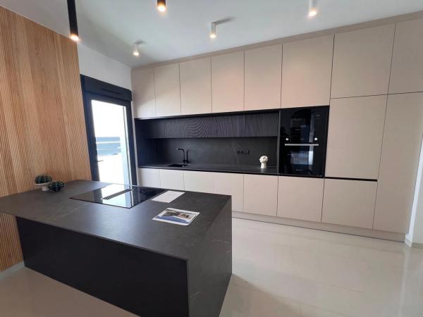 Casa independiente en calle Bach