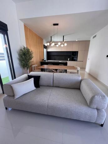 Casa independiente en calle Bach