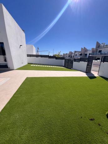 Casa independiente en calle Wagner