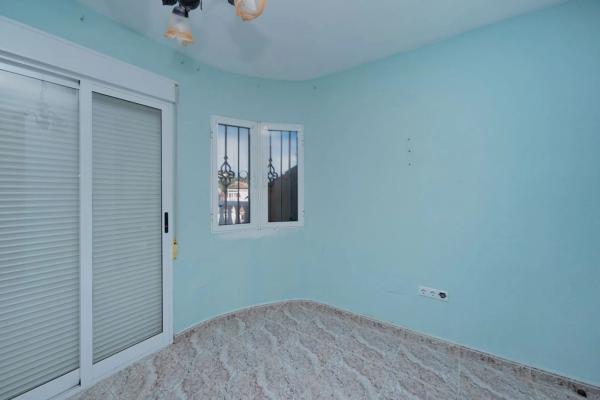 Chalet pareado en calle el Grove