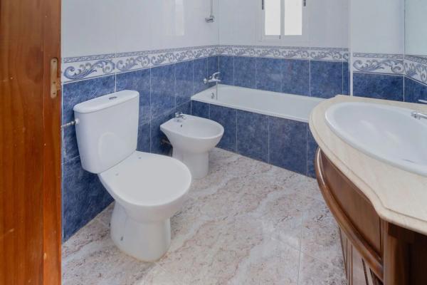 Chalet pareado en calle el Grove