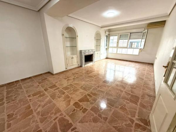 Piso en calle Ramón Gallud