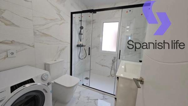 Casa independiente en avenida Alfredo Nobel