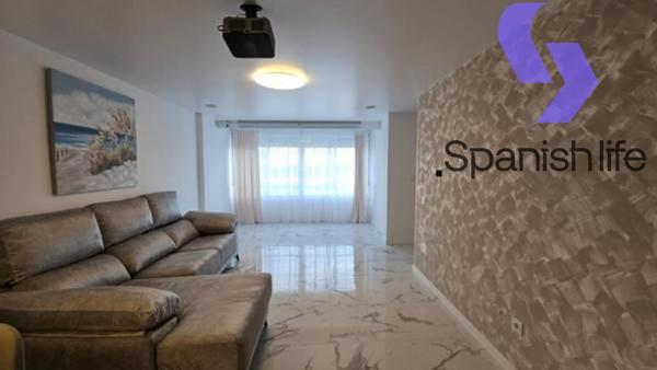 Casa independiente en avenida Alfredo Nobel