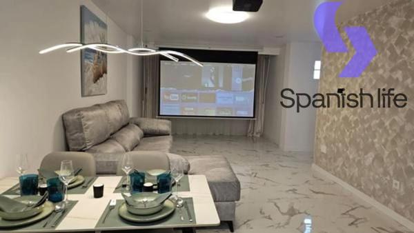 Casa independiente en avenida Alfredo Nobel