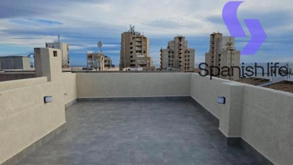 Casa independiente en avenida Alfredo Nobel