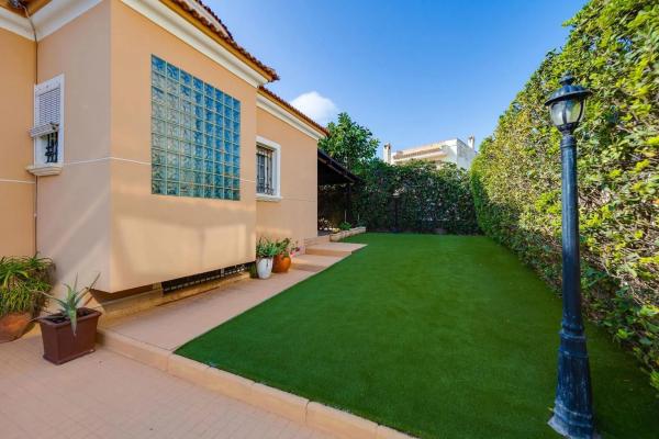 Casa independiente en calle de los Hibiscus