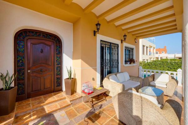 Casa independiente en calle de los Hibiscus