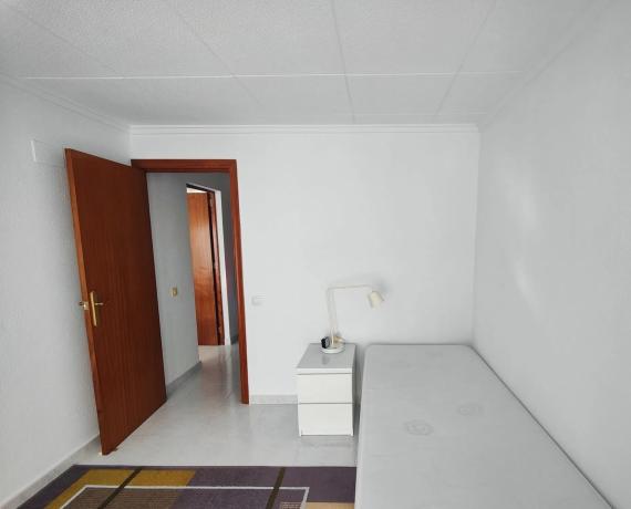 Chalet adosado en avenida Robleda