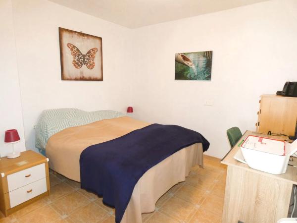 Chalet adosado en avenida de las Urracas, 15