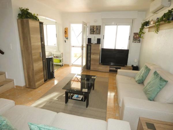 Chalet adosado en avenida de las Urracas, 15