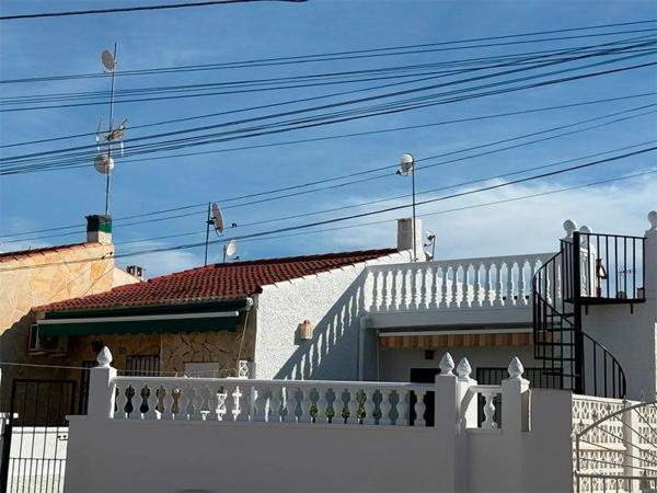 Chalet adosado en calle Otoño s/n