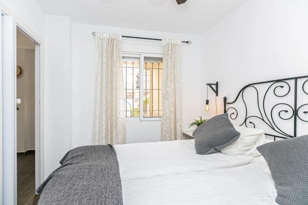 Chalet pareado en calle Antonio Ordóñez, 72