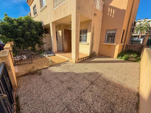 Chalet adosado en calle de las Gardenias, 1