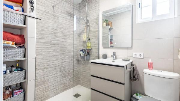 Chalet pareado en calle Acacias