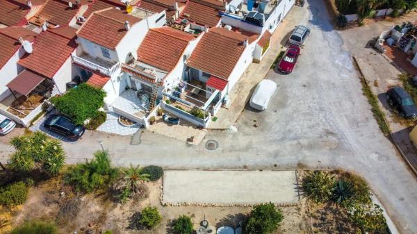 Chalet pareado en calle Acacias