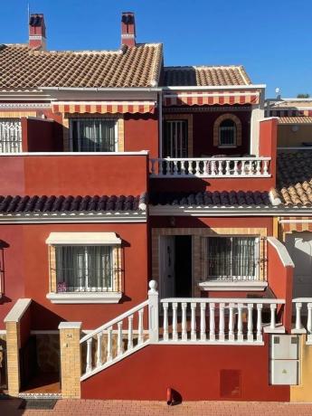 Chalet adosado en calle las Tortolas