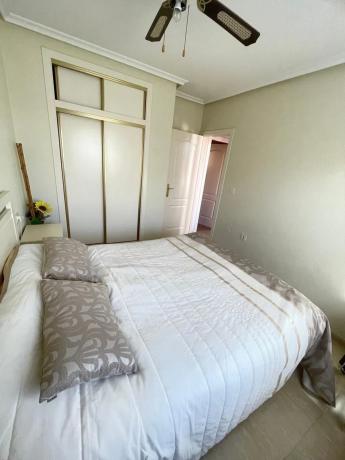 Chalet adosado en calle las Tortolas