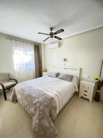 Chalet adosado en calle las Tortolas